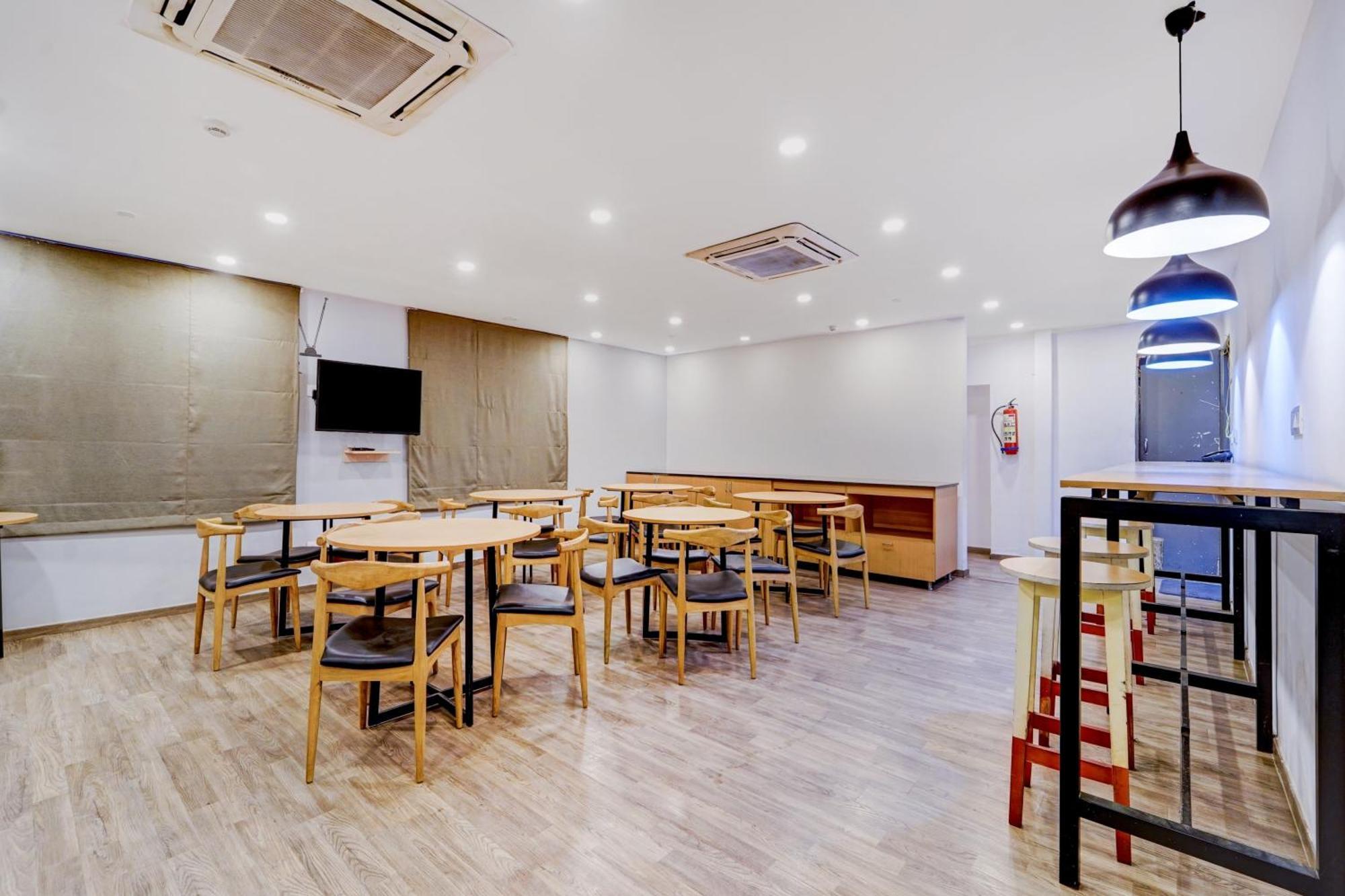 Super Townhouse Four Season Hotel Coimbatore Buitenkant foto