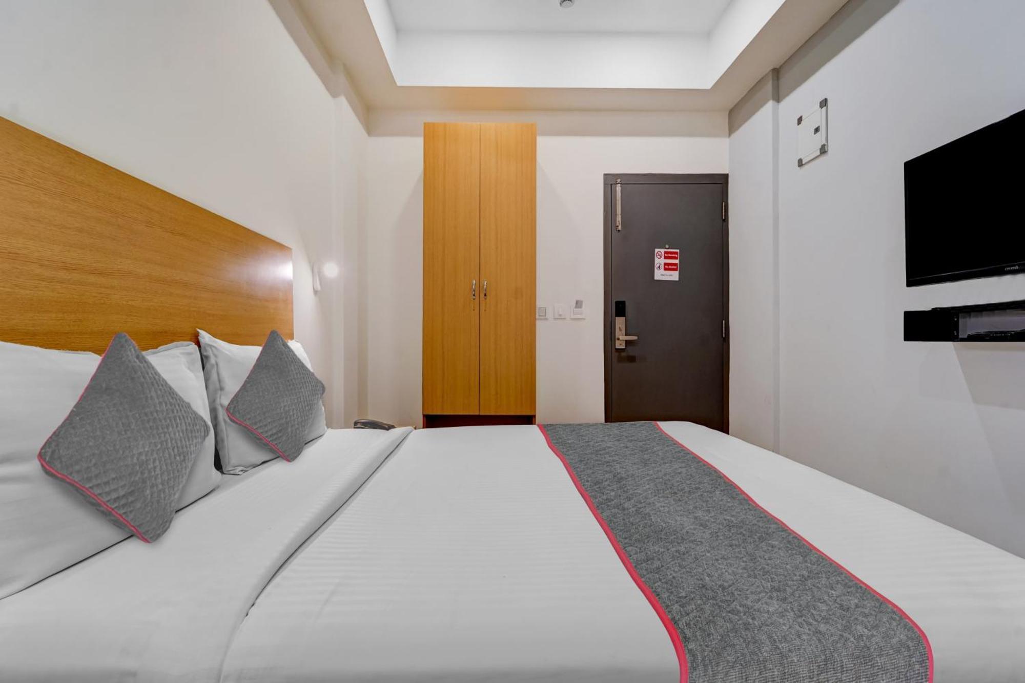 Super Townhouse Four Season Hotel Coimbatore Buitenkant foto